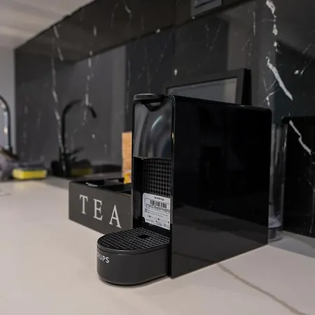 #als-black Orchid テッサロニキ